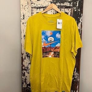 Men’s NWT Basketball Nike Tee size 2X T-shirt.